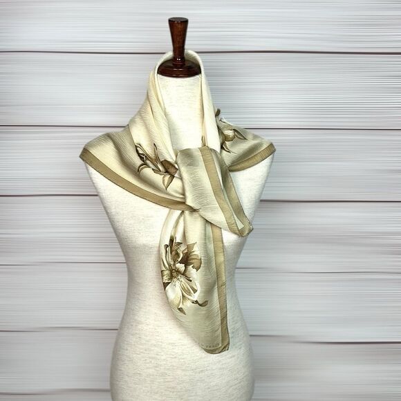 Ellen Tracy Silk Square Scarf Beige Taupe Roses Floral Print - Picture 5 of 11